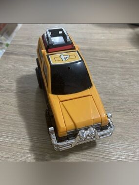 VTG Power Rangers Deluxe Turbo Megazord #4 YELLOW CAR replacement part